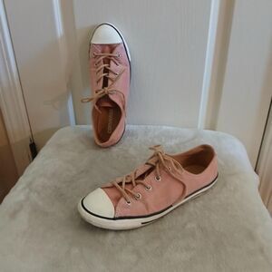 Converse Chuck Taylor All Star pink low top lace-up sneakers 8.5 soft girl basic